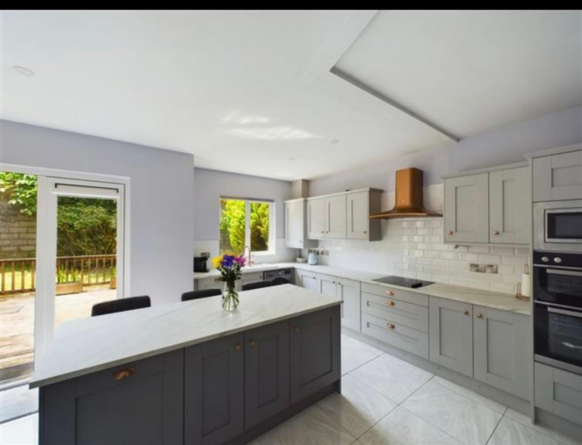 Deluxe Dwelling - 15 Mins From Cork City/Airport 아파트 외부 사진